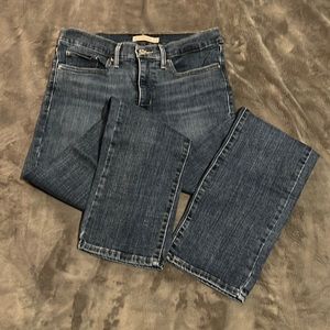 Levi’s Women’s 314 Shaping Straight Leg Size 30 Blue Jean